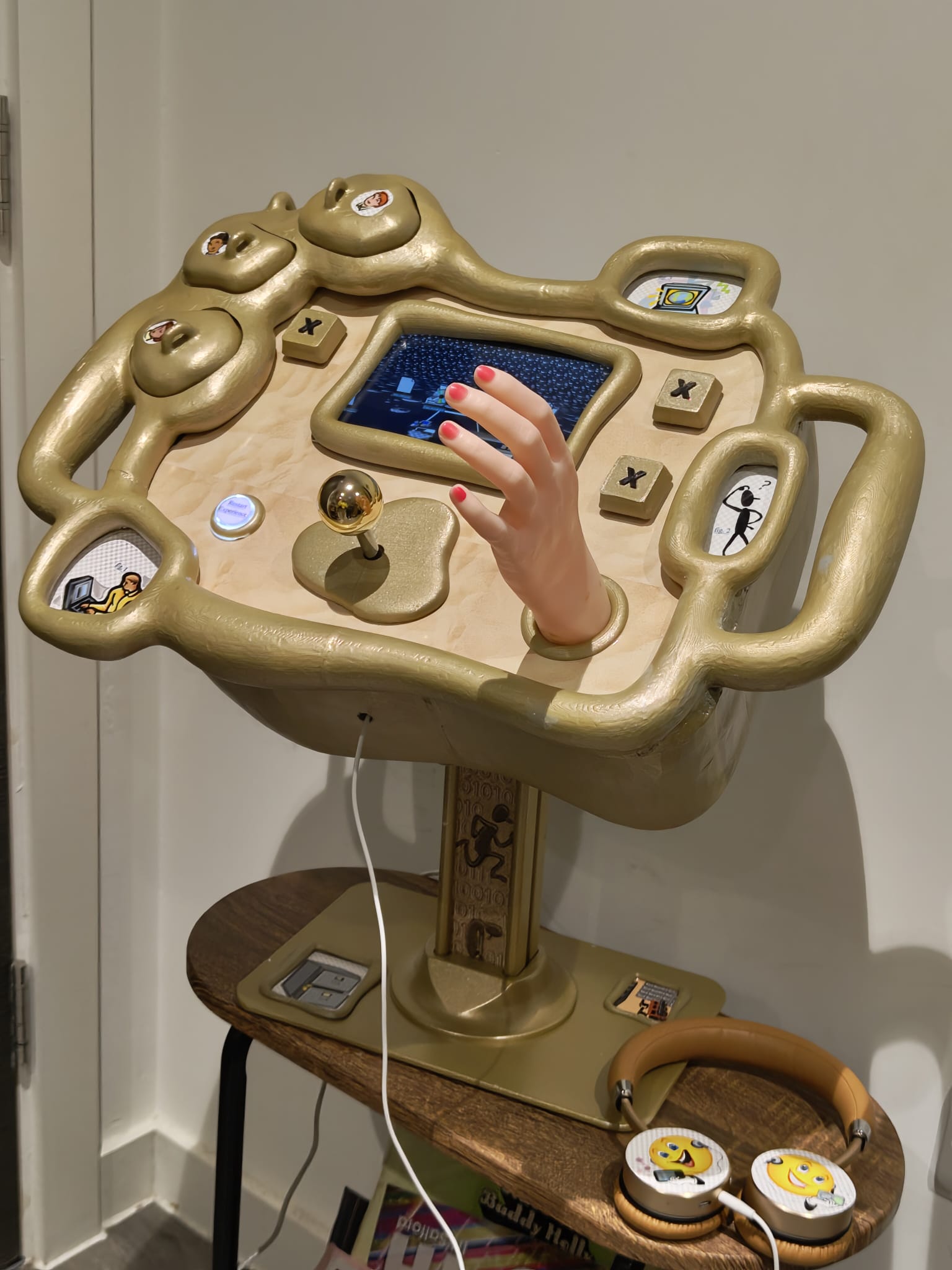 Tablet installation object